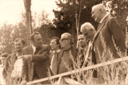 П.Н.Боголюбов, А.Н.Тавхелидзе, В.А.Матвеев, Н.Н.Боголюбов, З.П.Зарапетян, М.А.Марков на строительстве комплекса Московской мезонной фабрики - ММФ ИЯИ РАН (г.Троицк) 